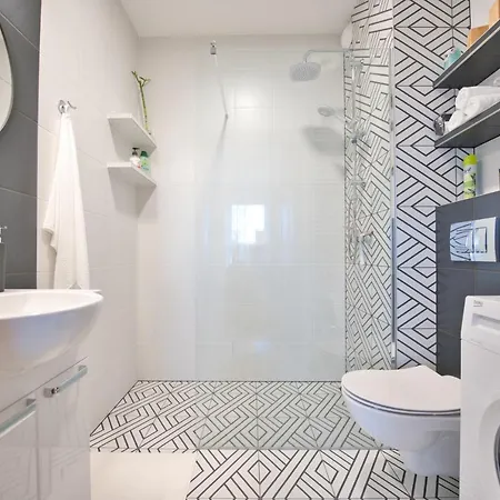 Apartament Miki-gdansk Wrzeszcz/brzezno-plaza 2 Km Apartment *